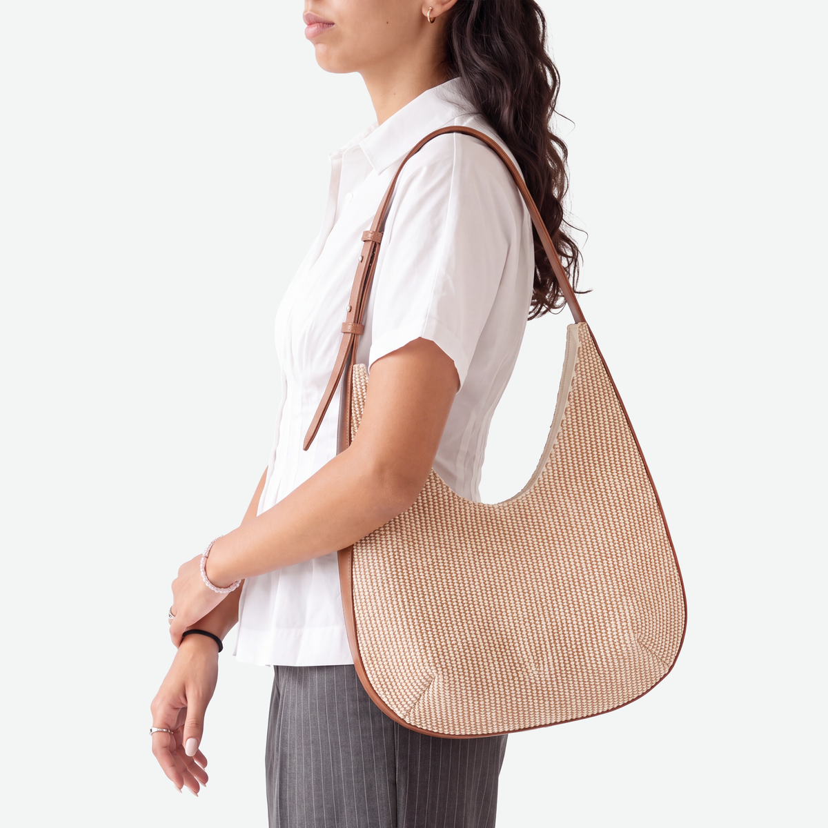 Alma in Raffia